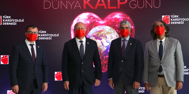 Türk Kardiyoloji Derneği’nden Dünya Kalp Gününde Vatandaşlara Uyarı: “COVID Kalbinizi Kırmasın”