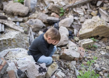 Çocuğunuza Deprem Gerçeğini Ona Sarılarak Anlatın